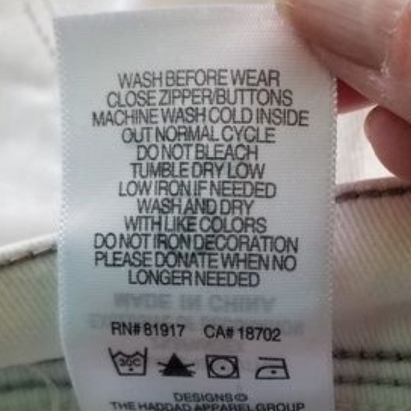 Levi's Rolled Hem White Denim Shorts Size 5 - Picture 8 of 8